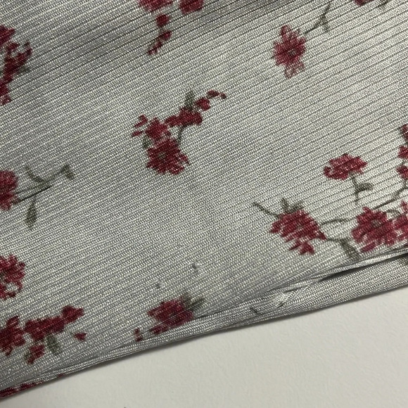 Imperfect SHEIN bundle juniors small tops 2 long sleeved 1 short sleeve 1 crop - Picture 10 of 13